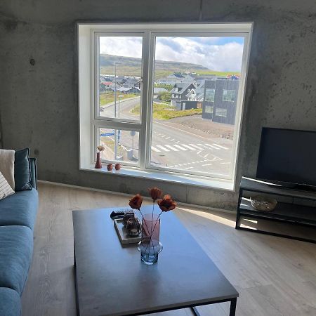 New 2 Bedroom Apt - Ocean And Mountain View 토르스하운 외부 사진