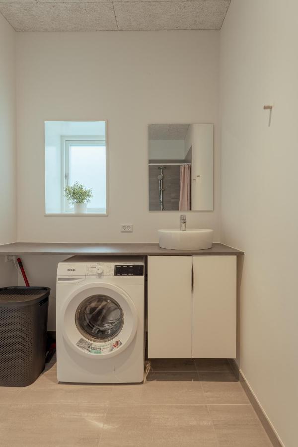 New 2 Bedroom Apt - Ocean And Mountain View 토르스하운 외부 사진