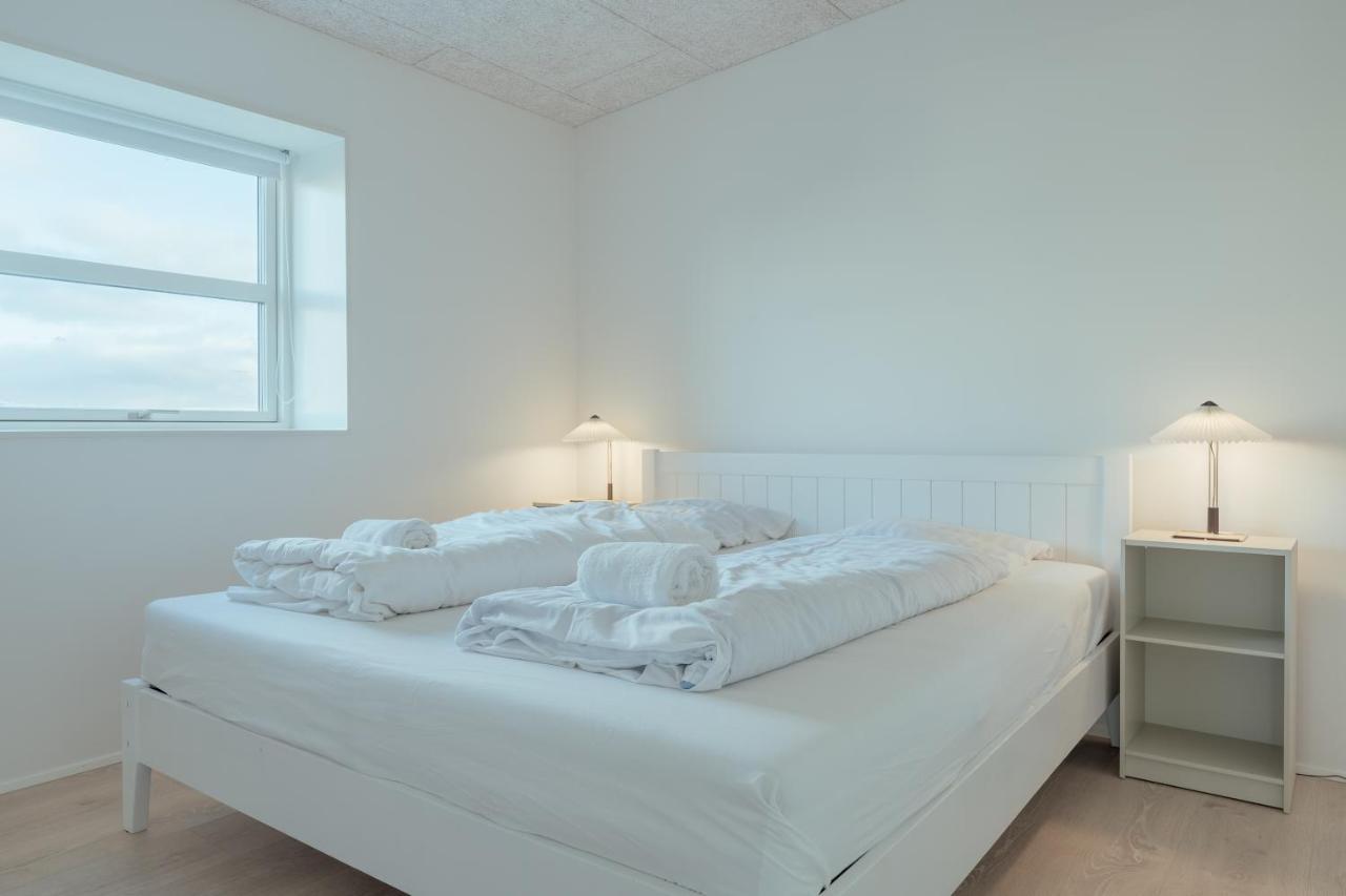 New 2 Bedroom Apt - Ocean And Mountain View 토르스하운 외부 사진