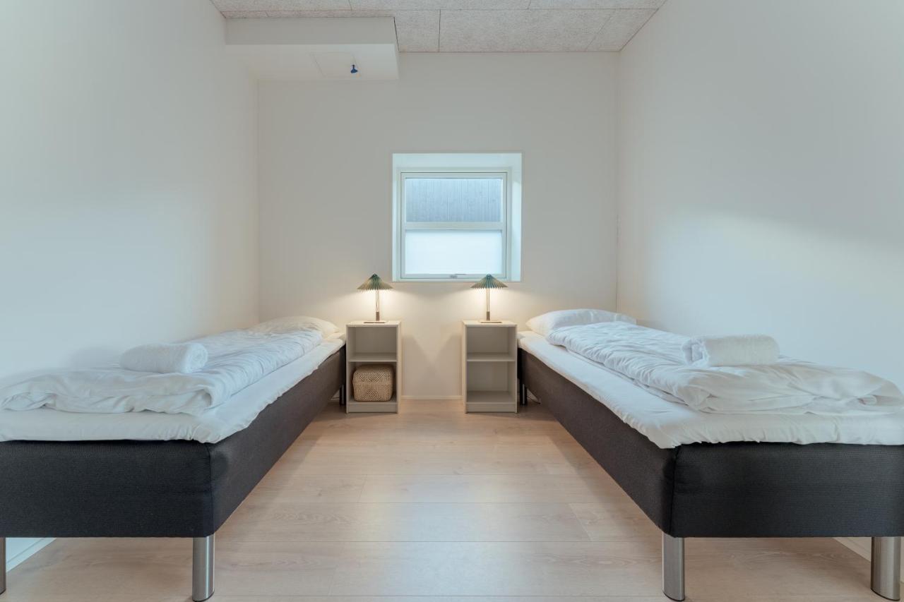 New 2 Bedroom Apt - Ocean And Mountain View 토르스하운 외부 사진